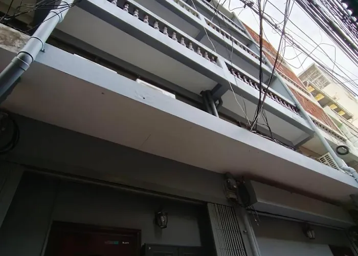 Capricorn Yaowarat Hostel Bangkok